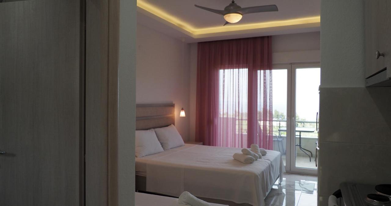 Valiant Sea Aparthotel Kriopigi Exterior photo